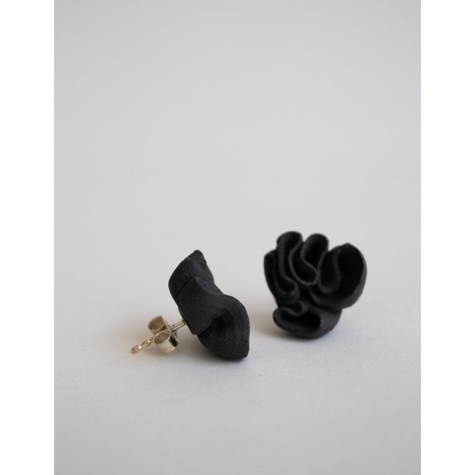 Heidi Aulikki | boucles d'oreilles en céramique gris Heidi Aulikki | boucles d'oreilles en céramique gris